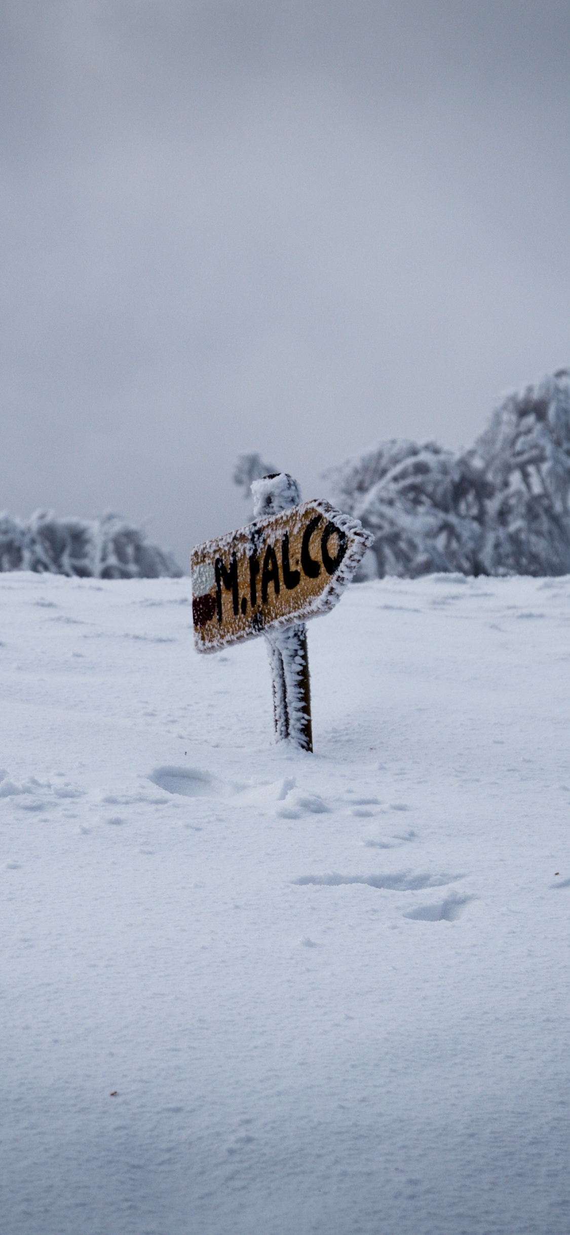 Обои вода, альпинизм, снег, метель, лед в разрешении 1125x2436