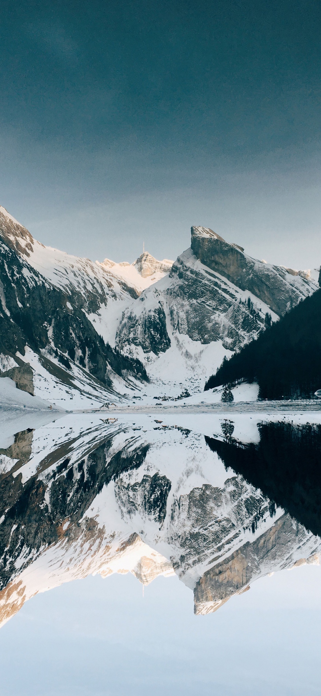 Обои гора, снег, заснеженные горы, горный хребет, горный рельеф в разрешении 1125x2436