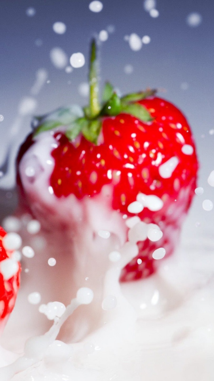 Обои клубника, песочное печенье, природные продукты, фрукты, пища в разрешении 720x1280