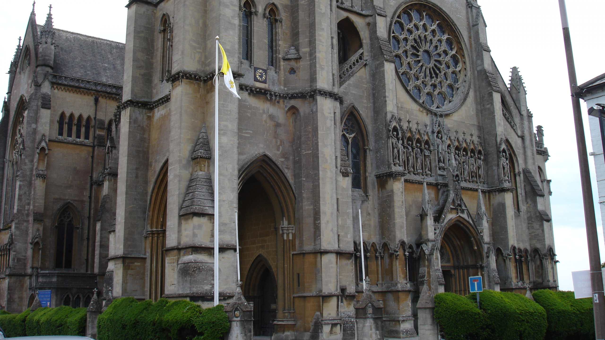 Обои Арандельский Собор, Замок Арундел, Собор Чичестера, собор, средневековая архитектура в разрешении 2560x1440