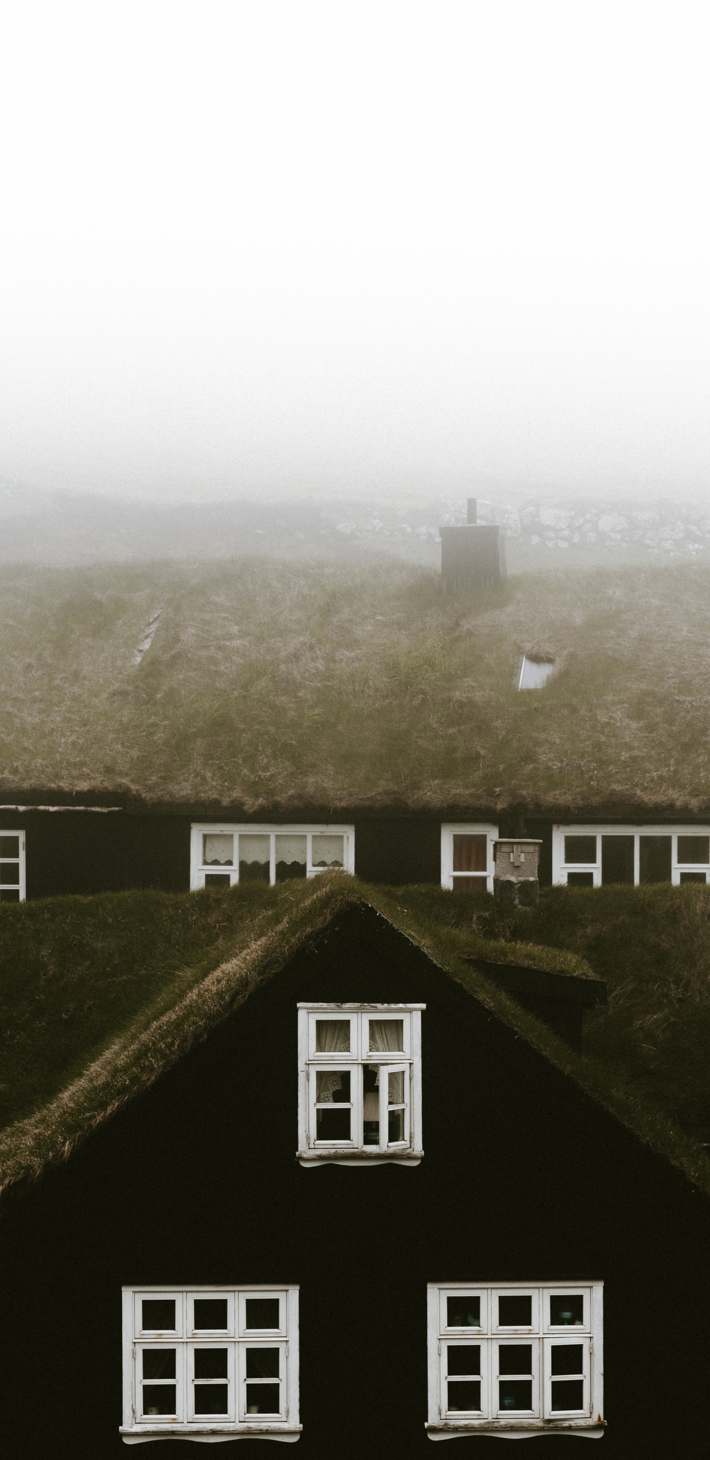 Обои архитектура, текст, утро, дымка, Хаус в разрешении 1440x2960