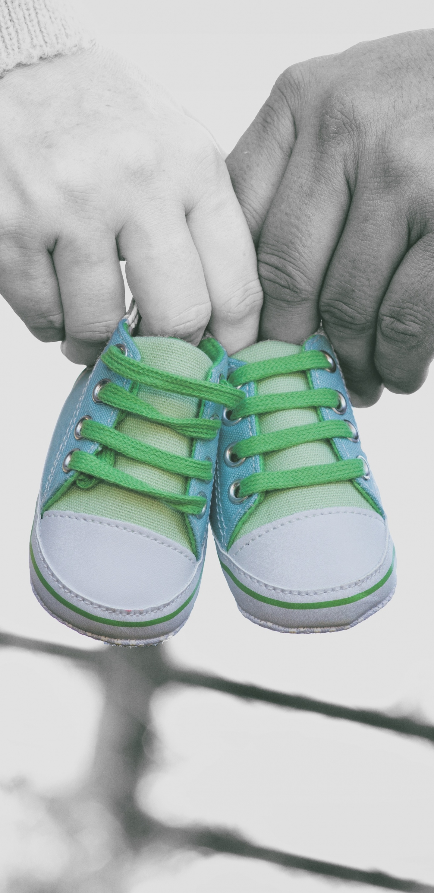 Обои беременность, зеленый, обувь, башмак, ребенок в разрешении 1440x2960