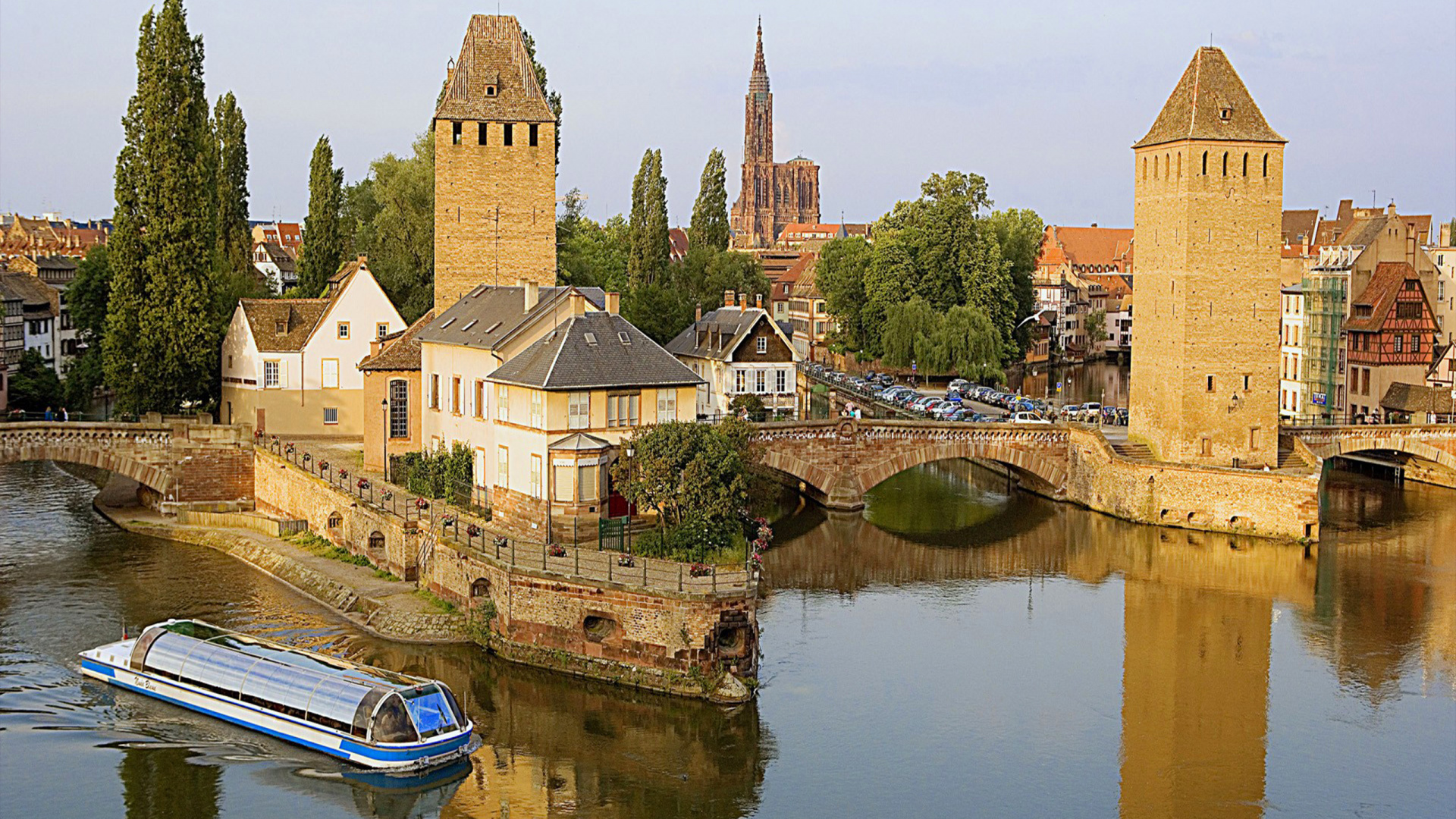 Обои водоем, водный путь, отражение, вода, канал в разрешении 1920x1080