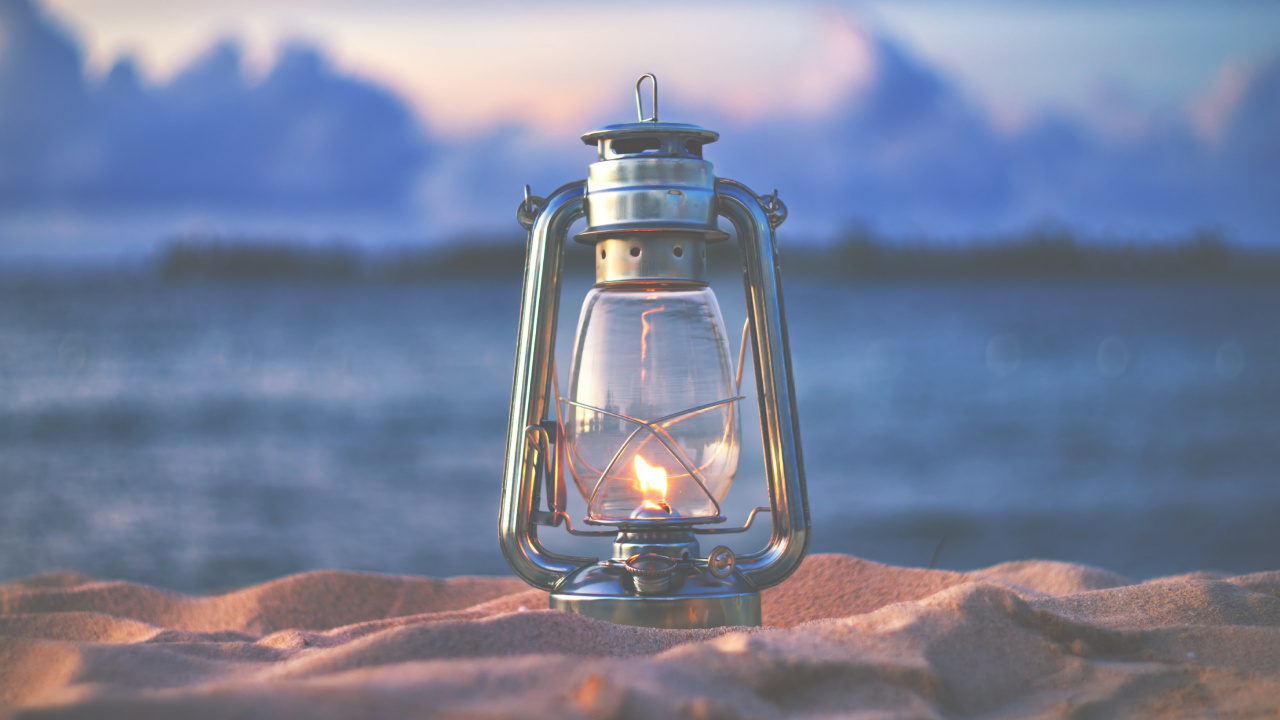 Обои фонарь, освещение, вода, океан, стекло в разрешении 1280x720