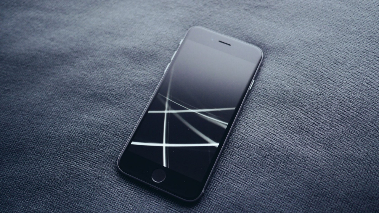 Обои смартфон, apple, гаджет, коммуникационное устройство, портативное устройство коммуникации в разрешении 1280x720