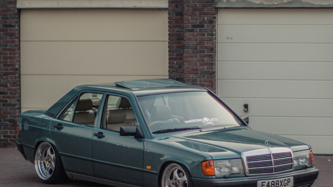 Обои Мерседес-Бенц W201, легковые автомобили, автомобиль среднего размера, полный размер автомобиля, компактный автомобиль в разрешении 1366x768