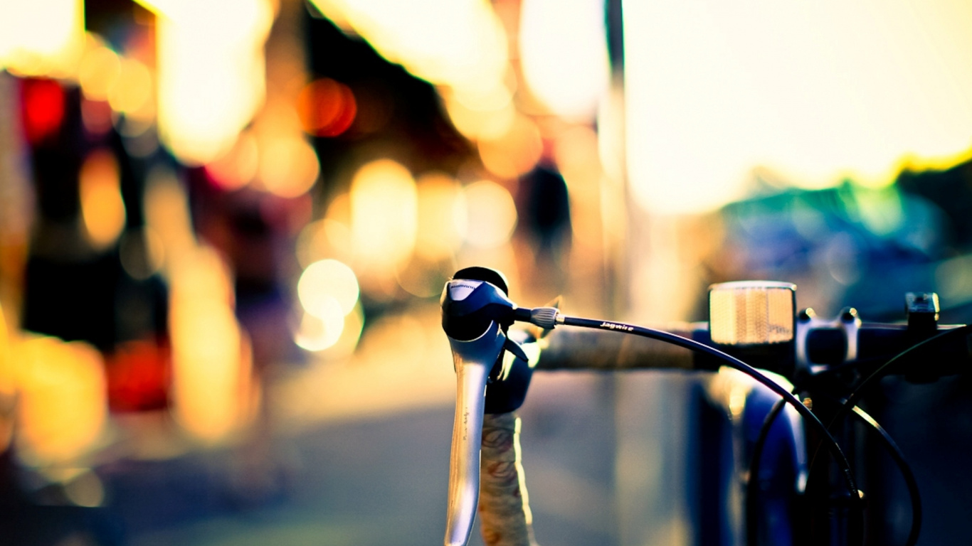 Обои велосипед, велосипедное колесо, свет, желтый, солнечный свет в разрешении 1366x768