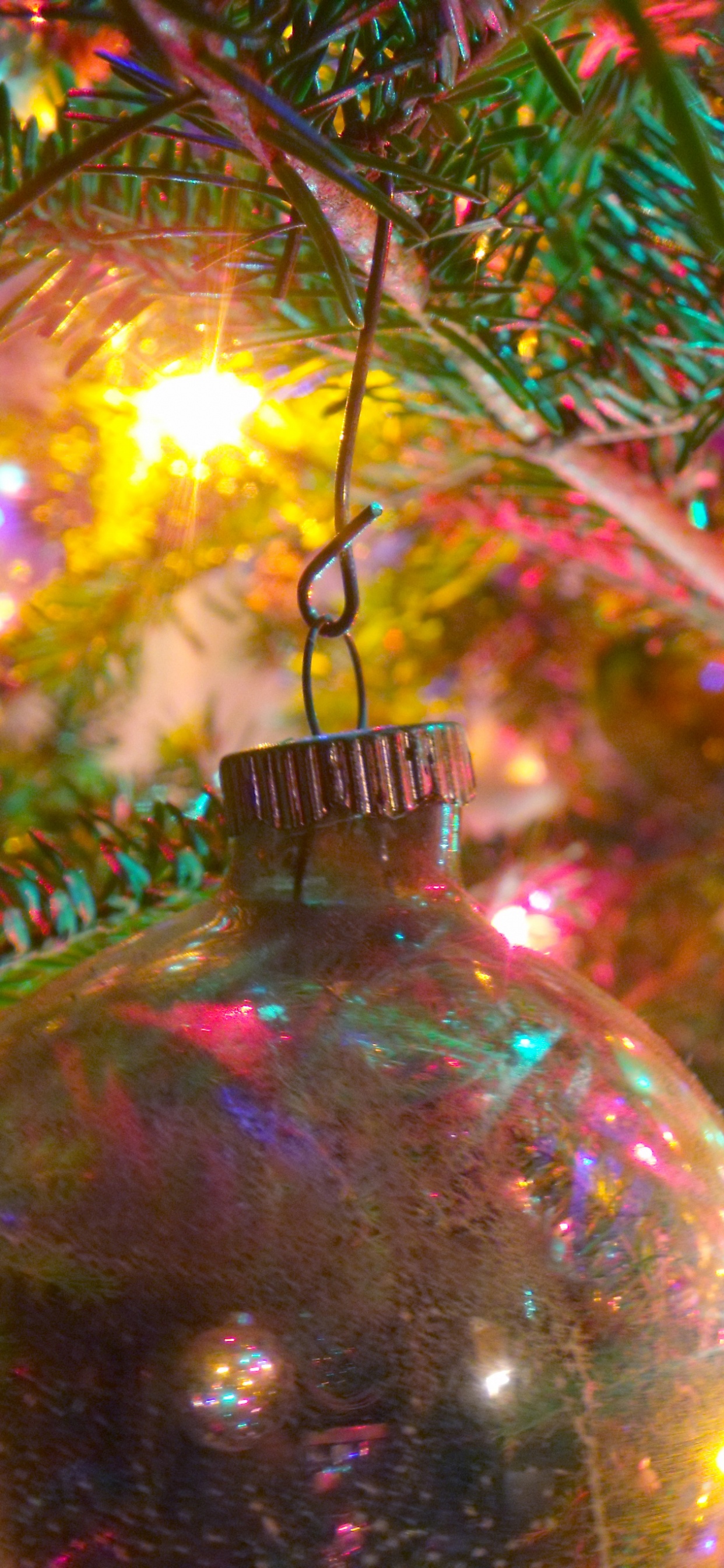 Обои Рождественский день, дерево, елка, Рождество, Рождественские украшения в разрешении 1242x2688