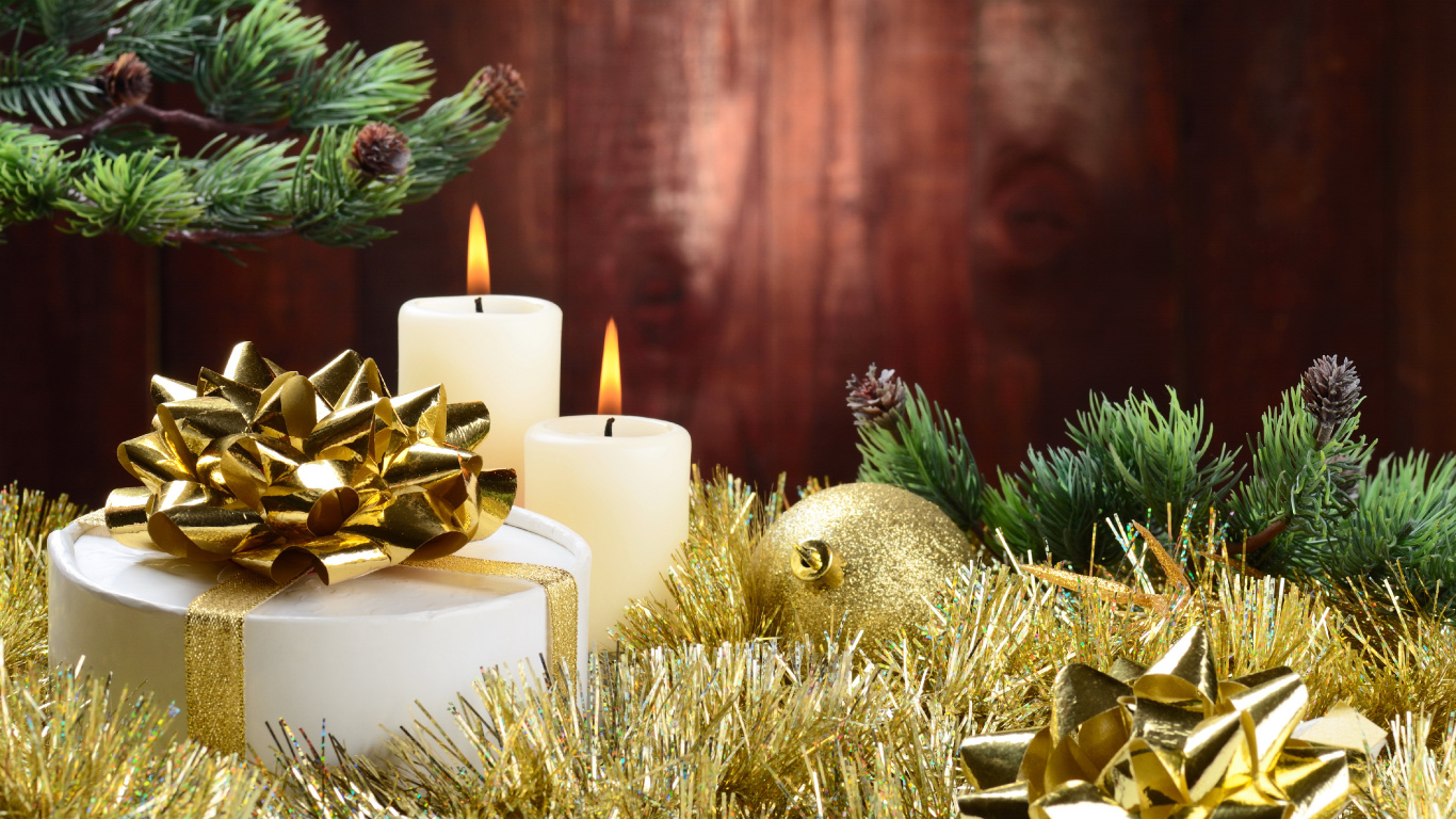 Обои Рождественский день, Новый год, дерево, Рождественские украшения, пихта в разрешении 1366x768