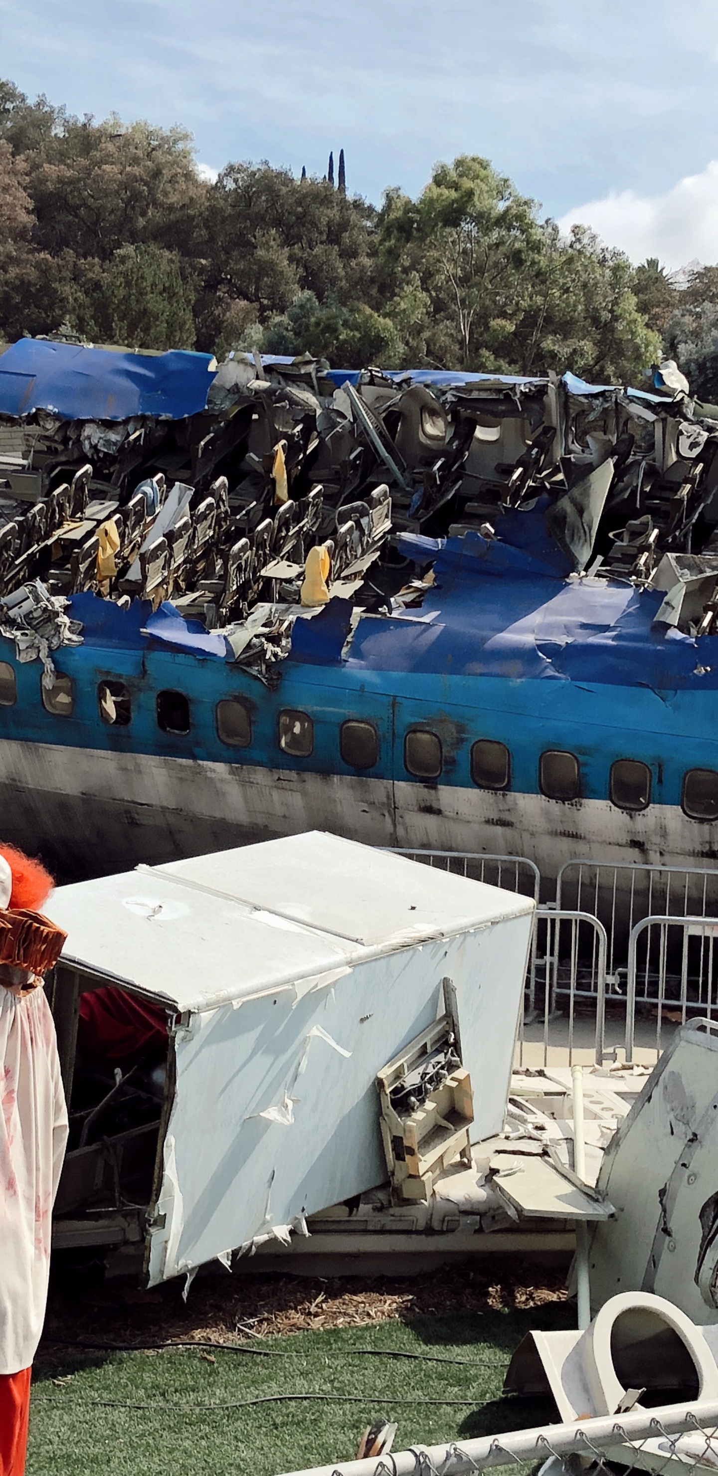 Обои вода, лодка, отдых, курительная трубка в разрешении 1440x2960