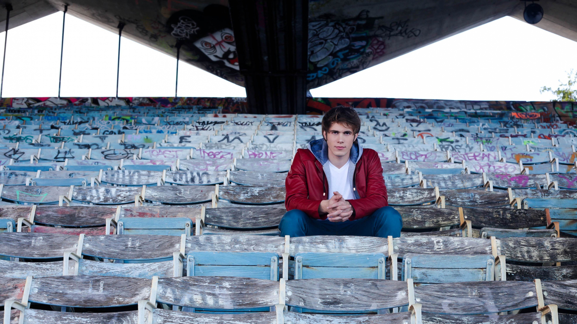 Обои актер, стадион, синий, досуг, синий цвет в разрешении 1920x1080