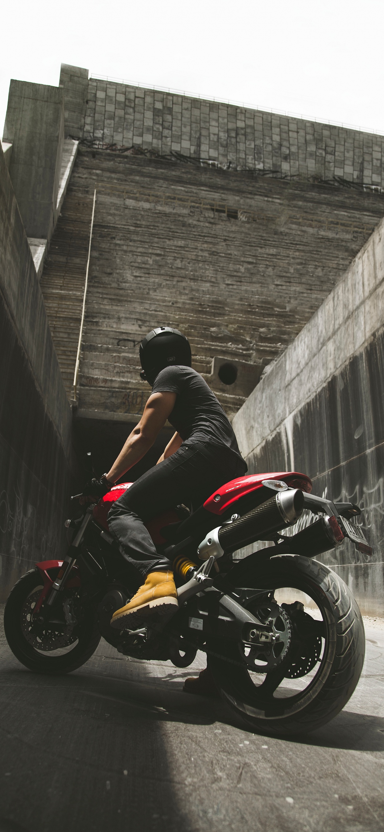 Обои мотоциклетный шлем, мотоцикл, мотоспорт, авто, шлем в разрешении 1242x2688