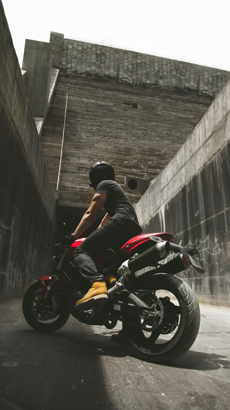 Обои мотоциклетный шлем, мотоцикл, мотоспорт, авто, шлем в разрешении 750x1334