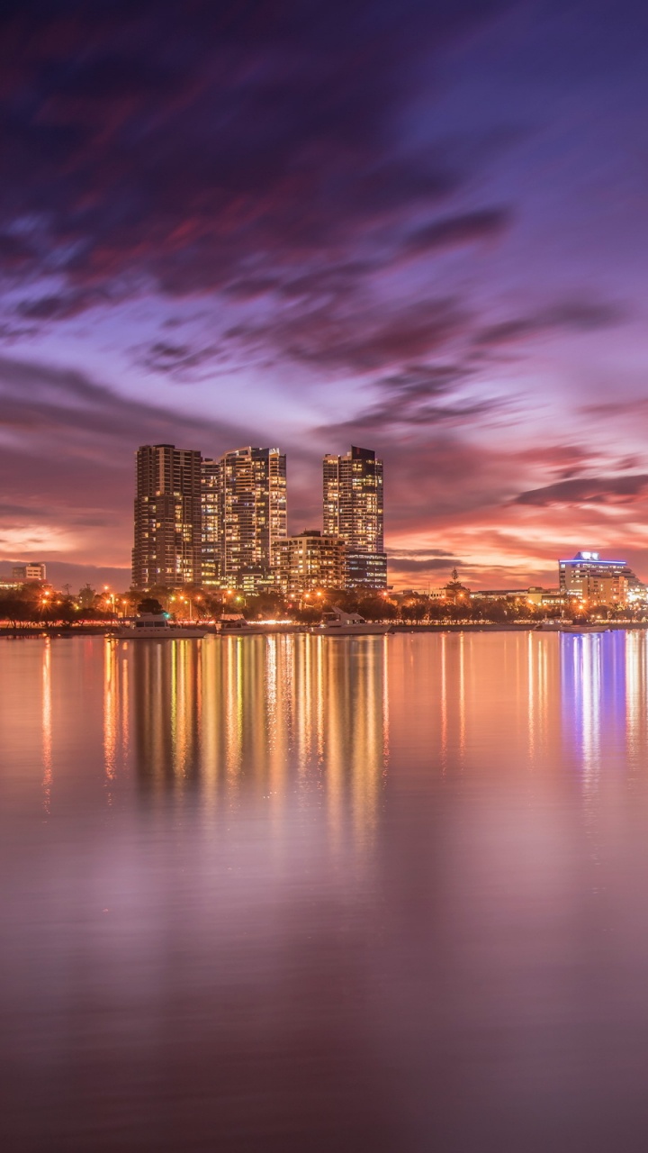 Обои Голдкост, отражение, вода, сумрак, городской пейзаж в разрешении 720x1280