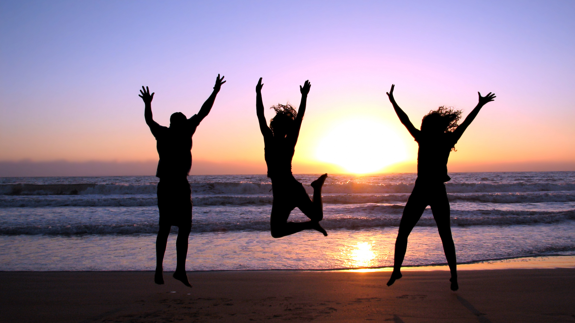 Обои забава, закат, берег, девушка, пляж в разрешении 1920x1080