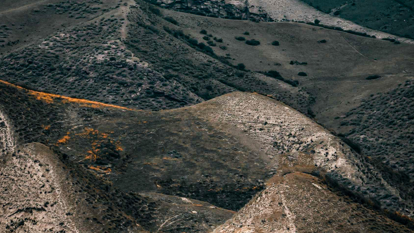 Обои атмосфера, гора, нагорье, склон, водоем в разрешении 1366x768