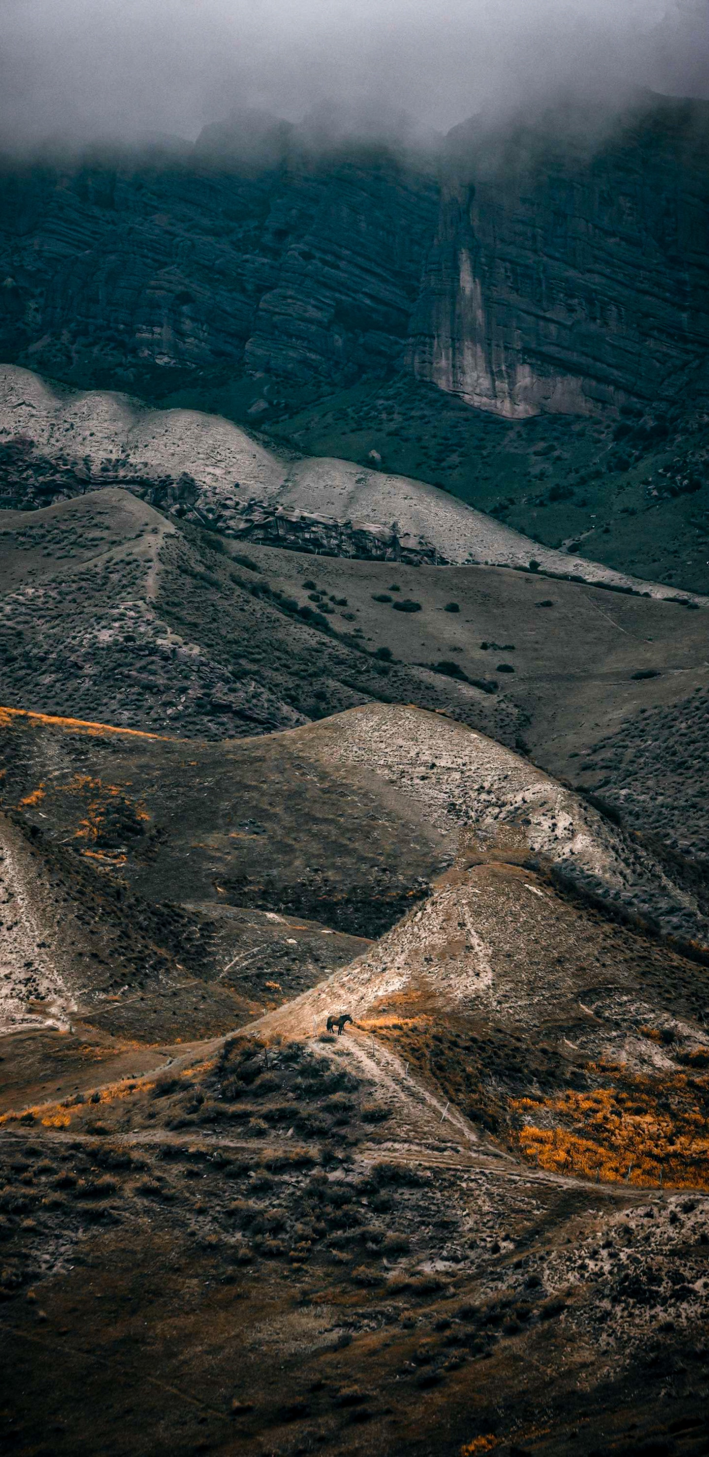 Обои атмосфера, гора, нагорье, склон, водоем в разрешении 1440x2960