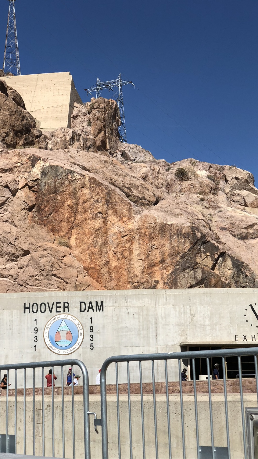 Обои плотина Гувера, рок, ориентир, коренная порода, склон в разрешении 1080x1920