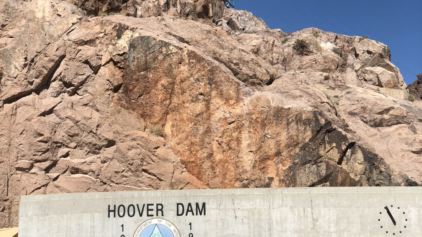 Обои плотина Гувера, рок, ориентир, коренная порода, склон в разрешении 1366x768