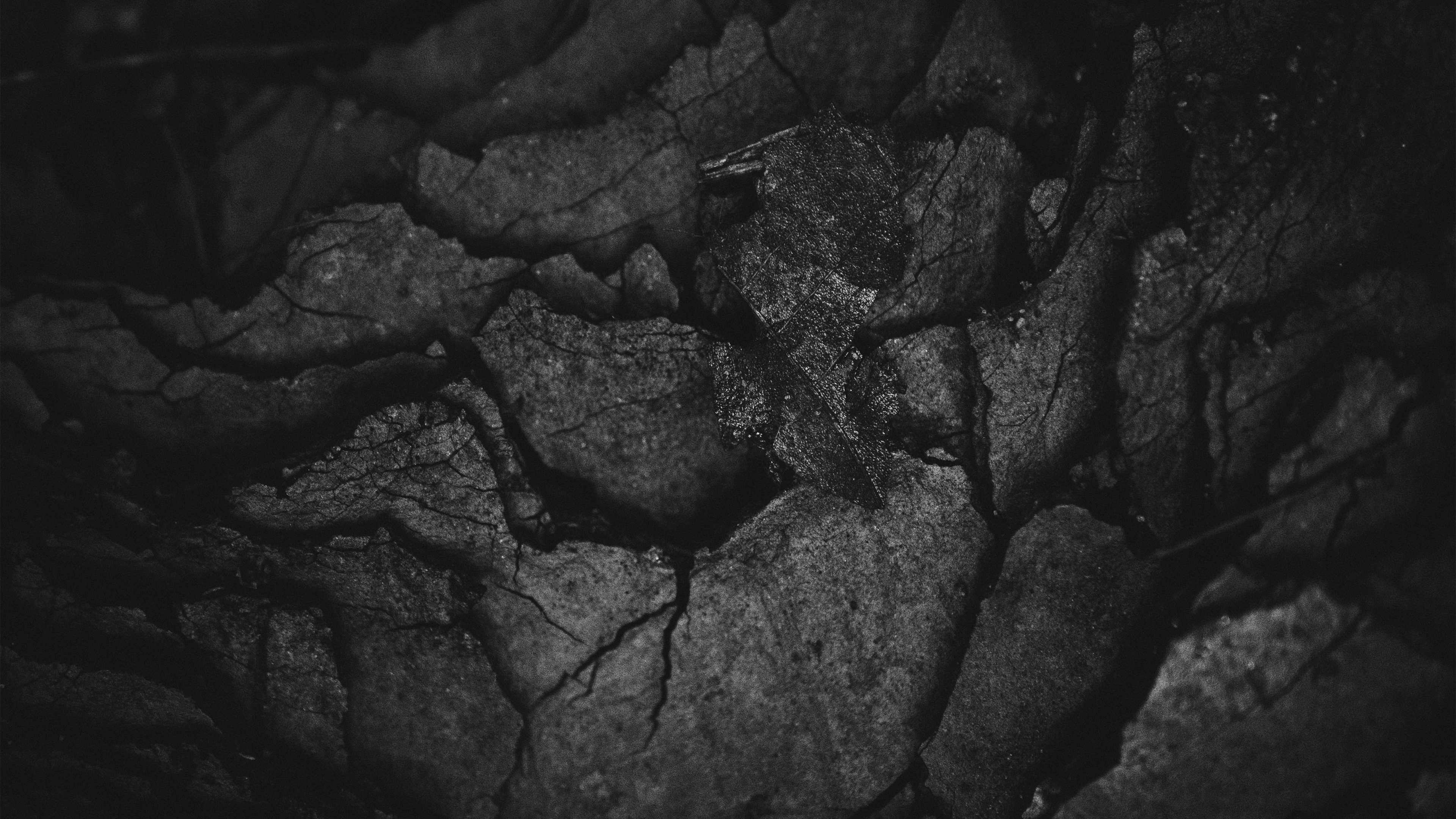 Обои углерод, атмосфера, темнота, ночь, монохромный в разрешении 3840x2160