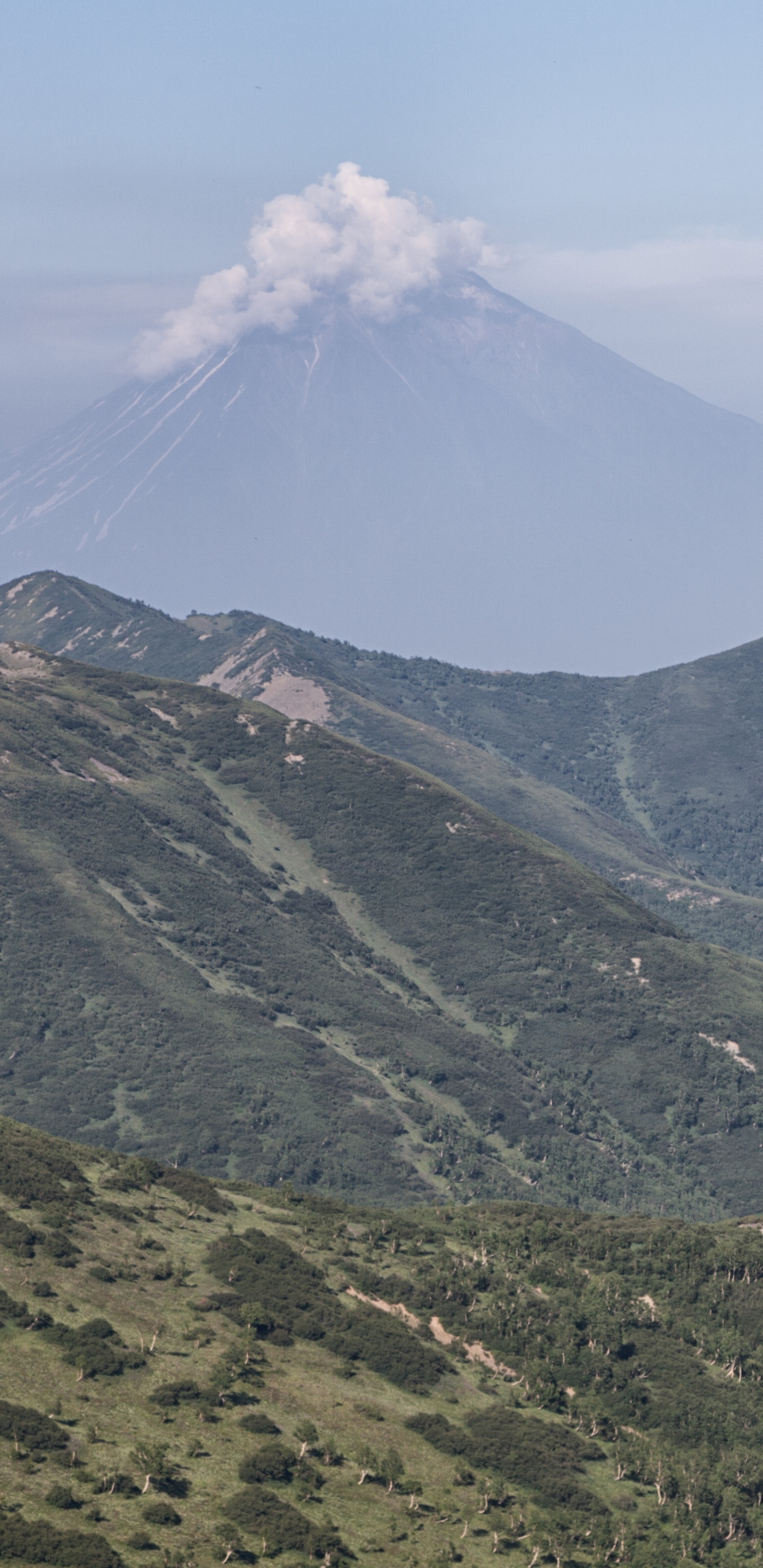 Обои хребет, вулканы камчатки, Камчатский полуостров, вулкан, пейзажи гор в разрешении 1440x2960