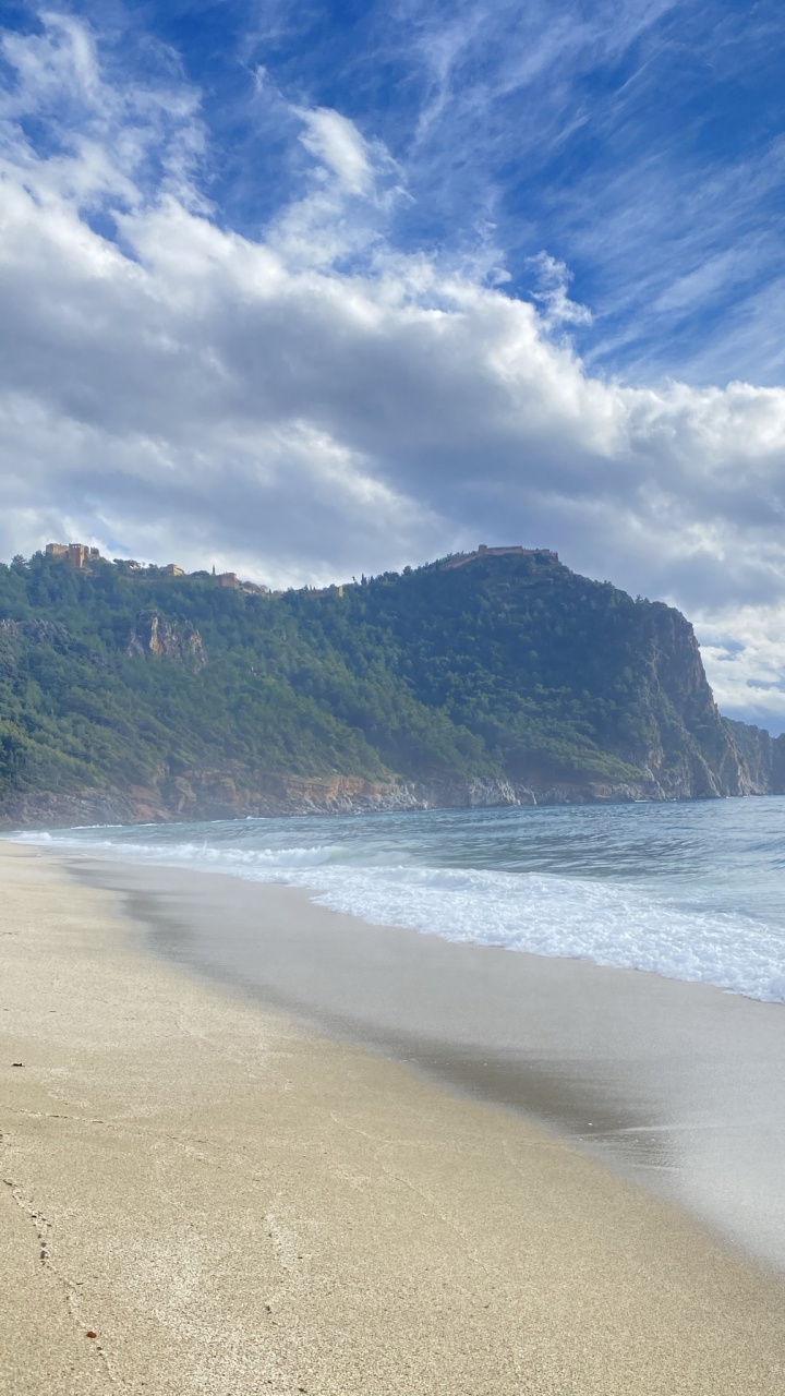 Обои Клеопатра Бич, Пещеры Дамлаташ, облако, вода, гора в разрешении 720x1280