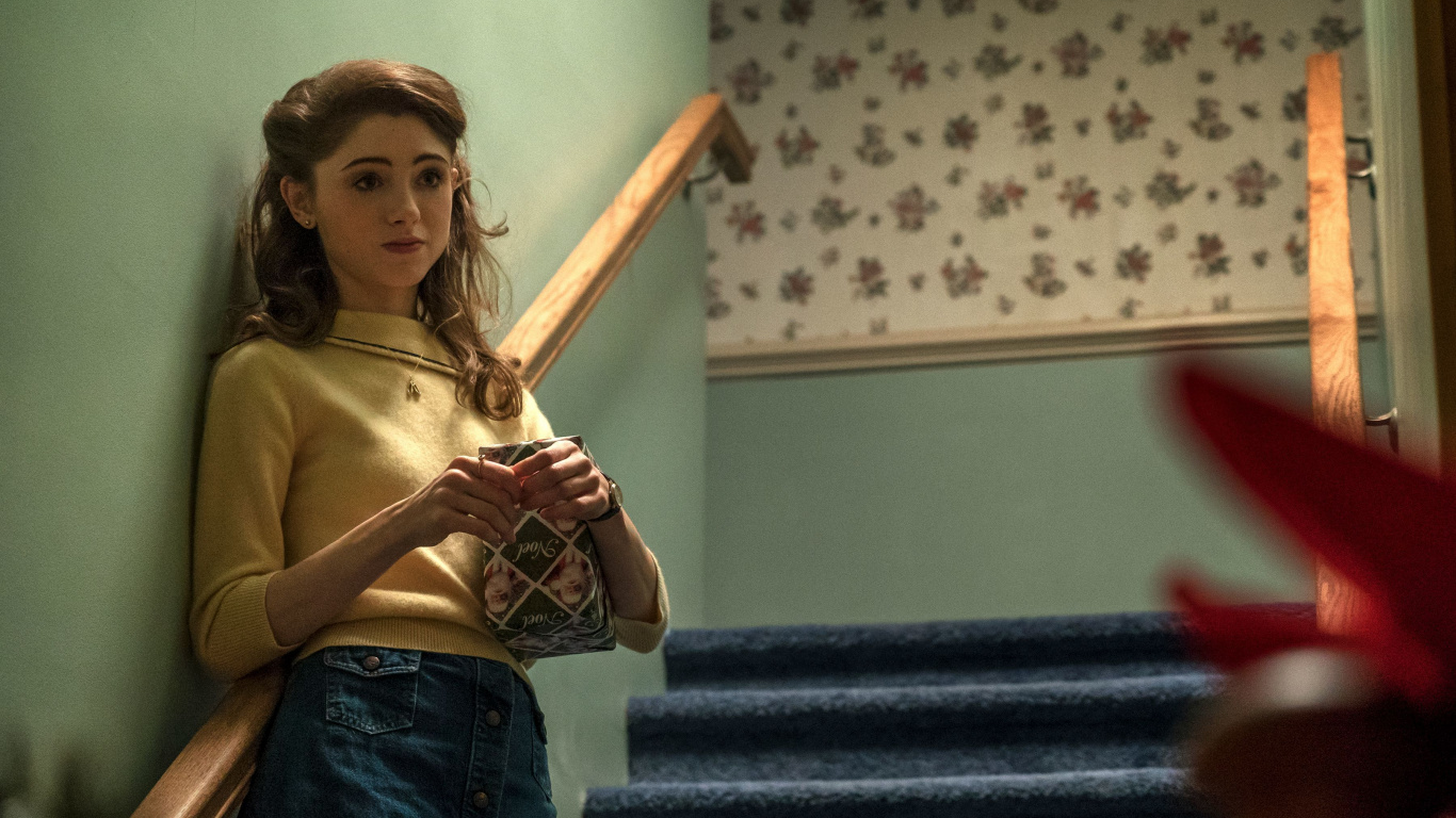 Обои Наталия Дайер странные вещи, Наталия Дайер, Странные Вещи, музыкальный инструмент, флейтист в разрешении 1366x768