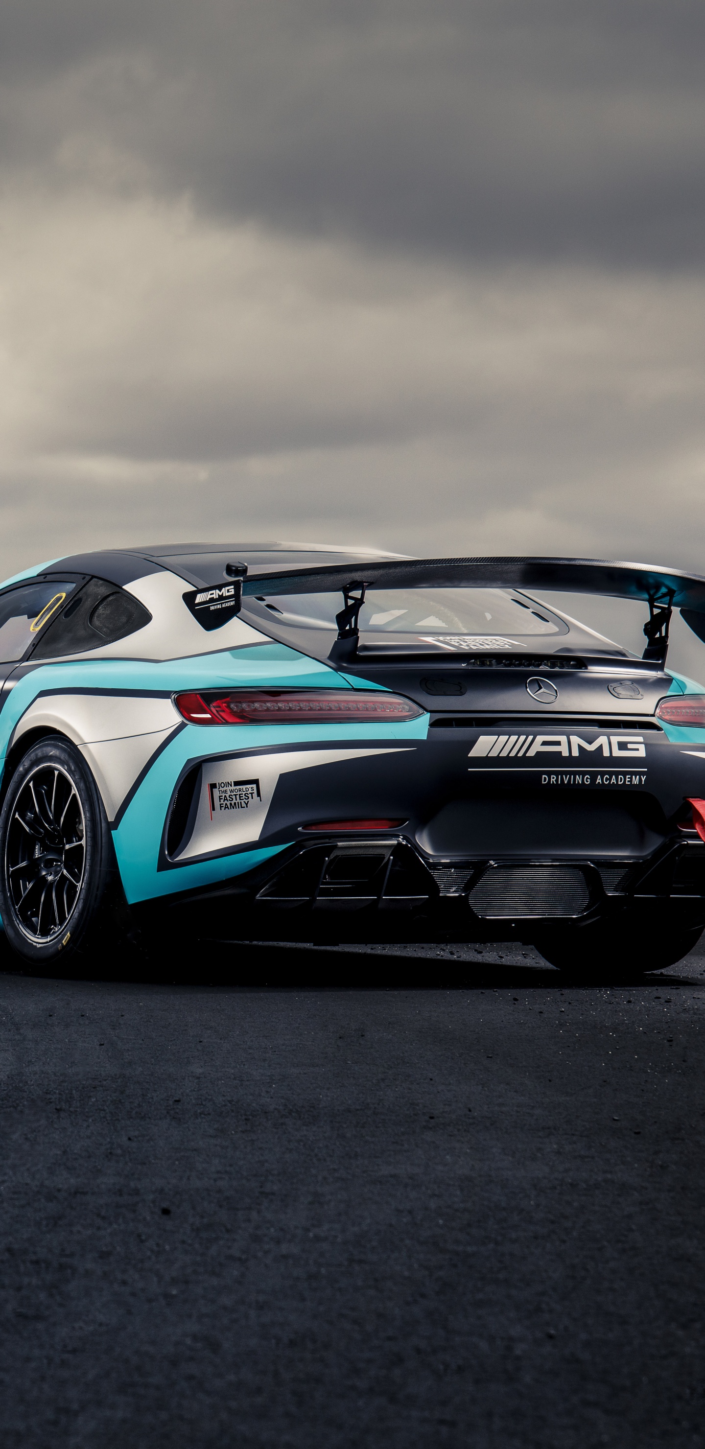 Обои авто, спорткар, суперкар, ипподром, выносливость гонки мотоспорт в разрешении 1440x2960