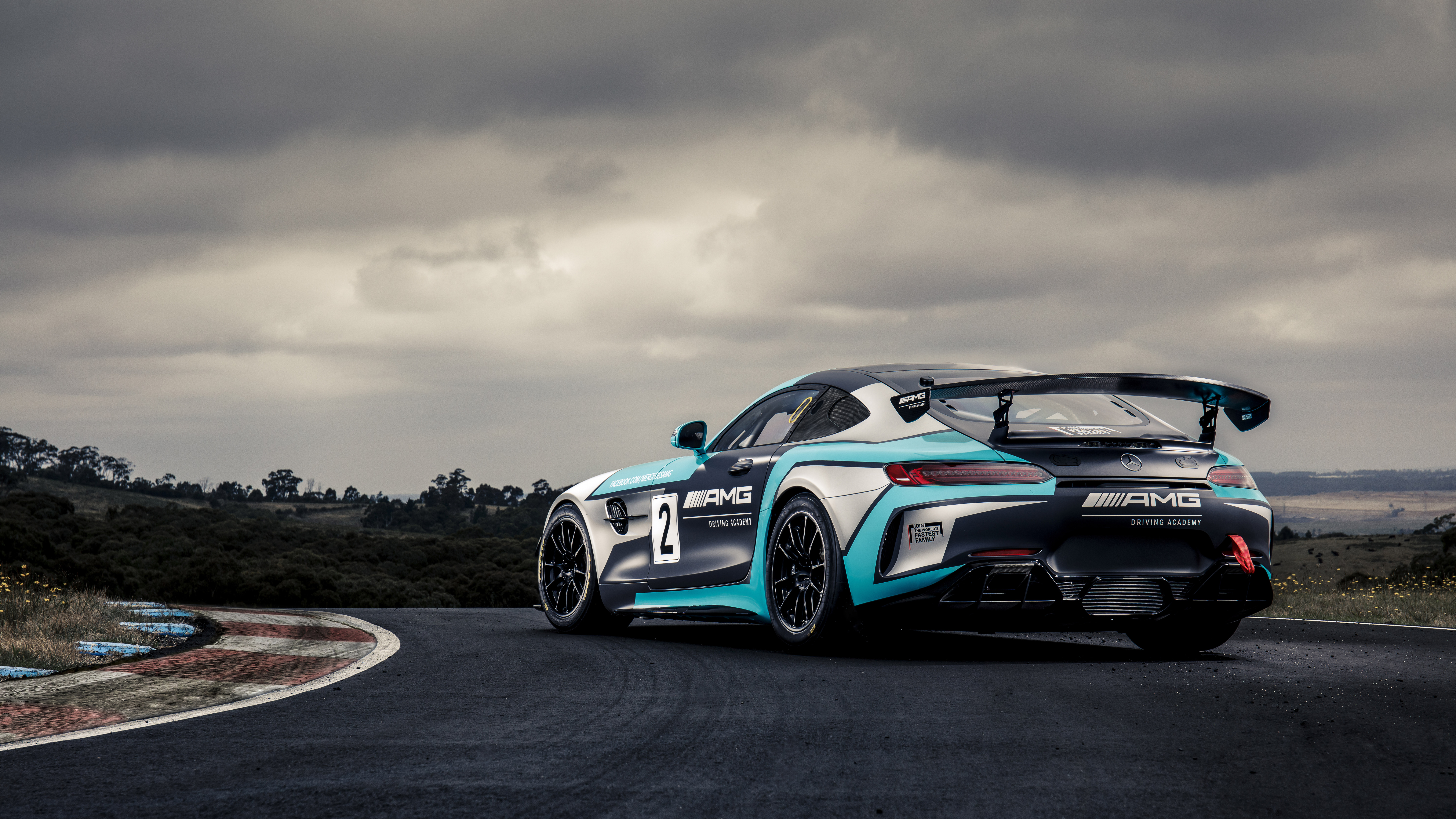 Обои авто, спорткар, суперкар, ипподром, выносливость гонки мотоспорт в разрешении 7680x4320