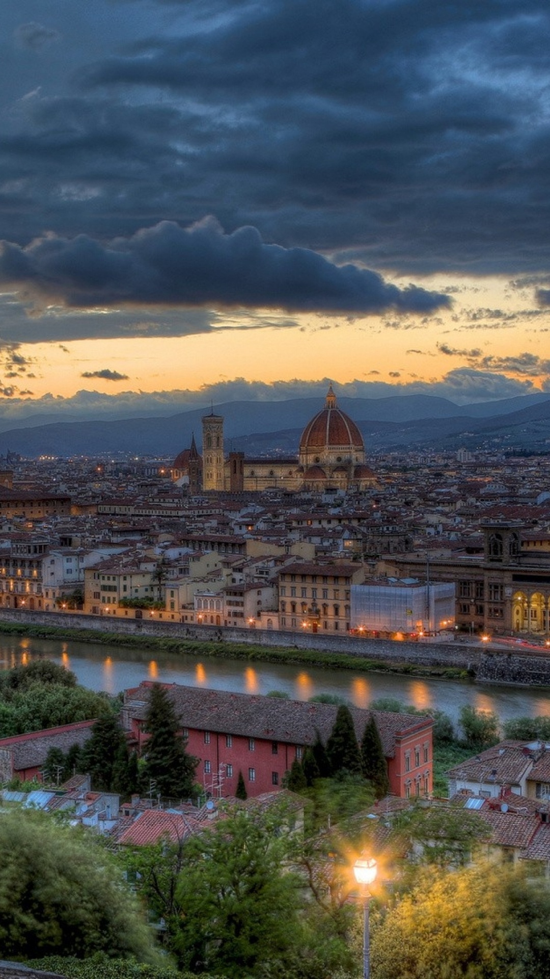 Обои Флоренция, облако, город, городской пейзаж, городской район в разрешении 1080x1920