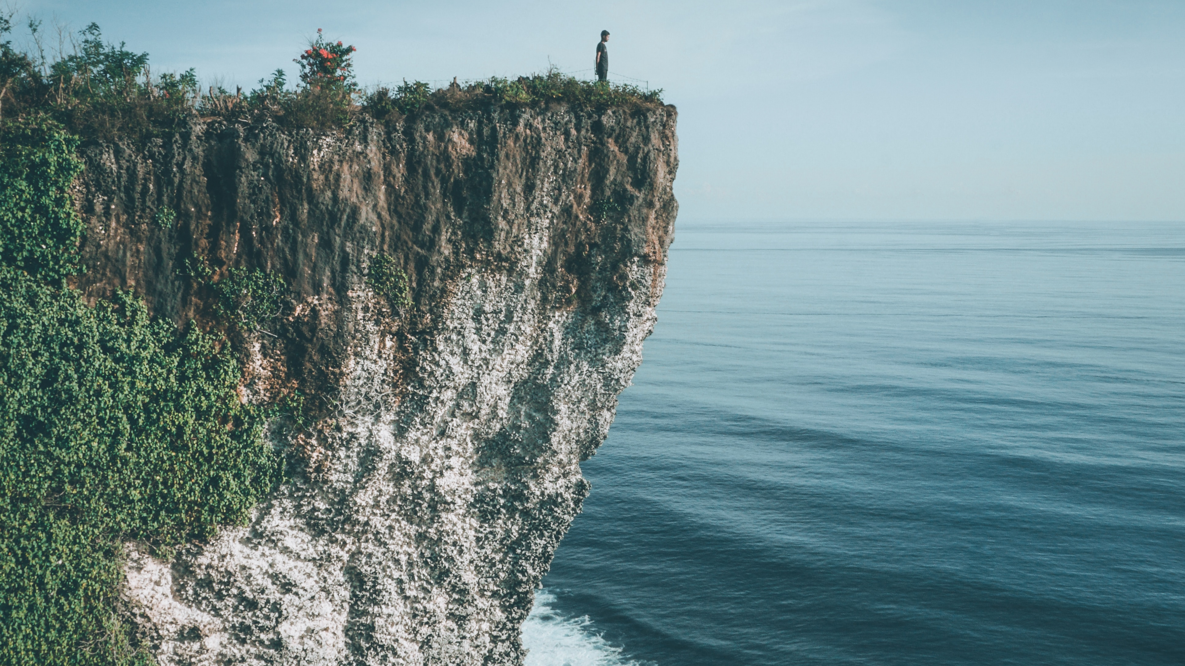 Обои Каранг Бома Скалы, мыс, человек, обрыв, местность в разрешении 3840x2160