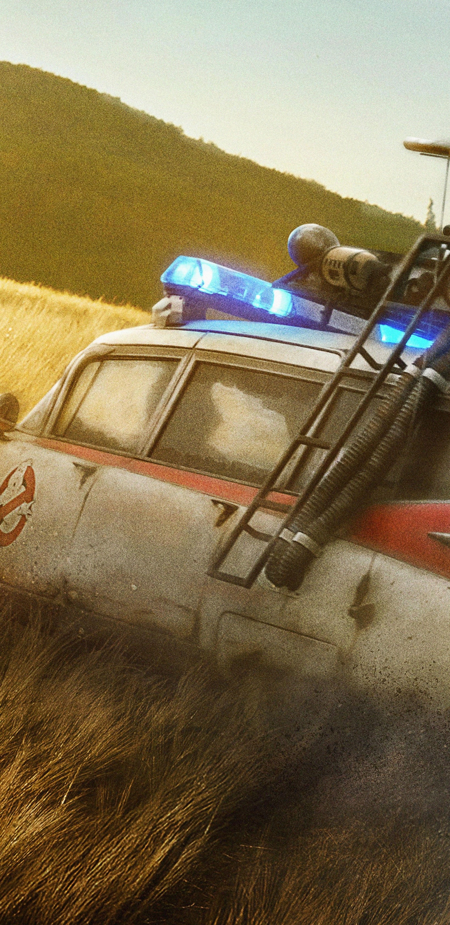 Обои Охотники за привидениями: Наследники, Коламбия Пикчерз, экшн, винтокрылая машина, автомобильное освещение в разрешении 1440x2960