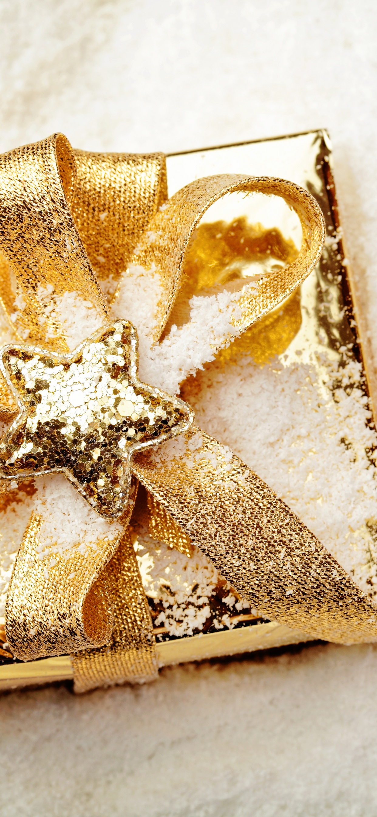 Обои Рождественский день, подарок, желтый, подарочная упаковка, настоящее время в разрешении 1242x2688