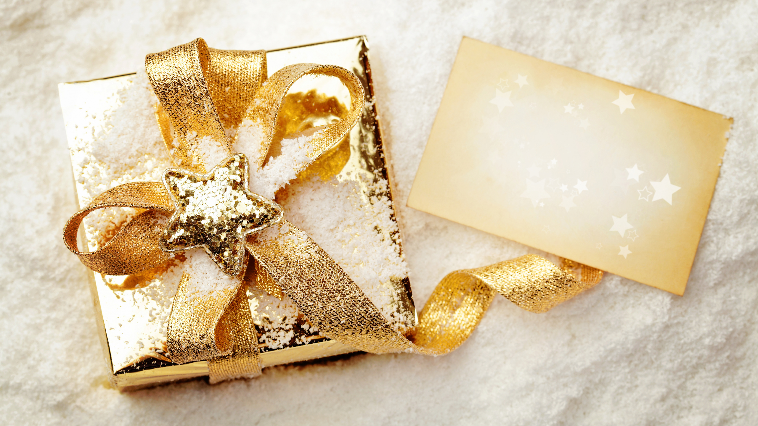 Обои Рождественский день, подарок, желтый, подарочная упаковка, настоящее время в разрешении 2560x1440