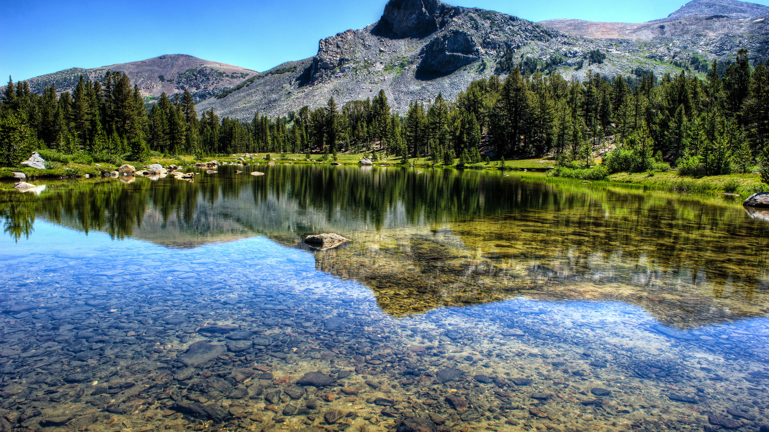 Обои озеро, отражение, природа, каровое озеро, гора в разрешении 2560x1440