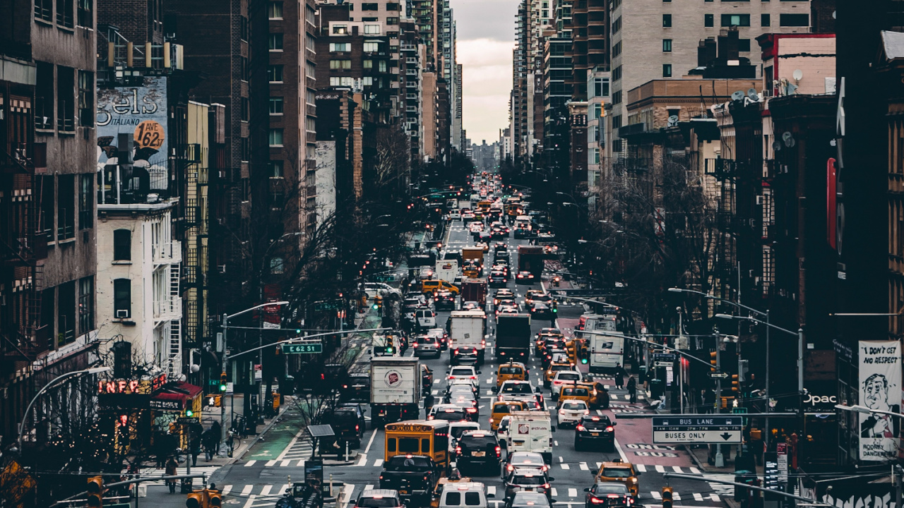 Обои доктор Джина Кадински, легковые автомобили, здание, небоскреб, дневное время в разрешении 1280x720