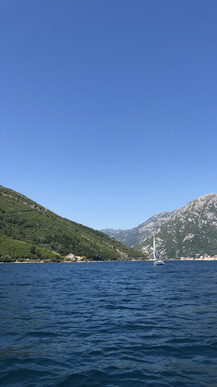 Обои горный рельеф, гидроресурсы, нагорье, горный хребет, холм в разрешении 750x1334