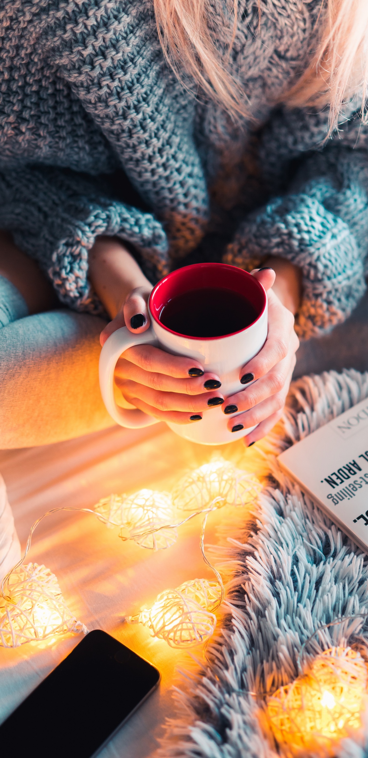 Обои осенние книги, кофе, кружка, книга, кофейная чашка в разрешении 1440x2960