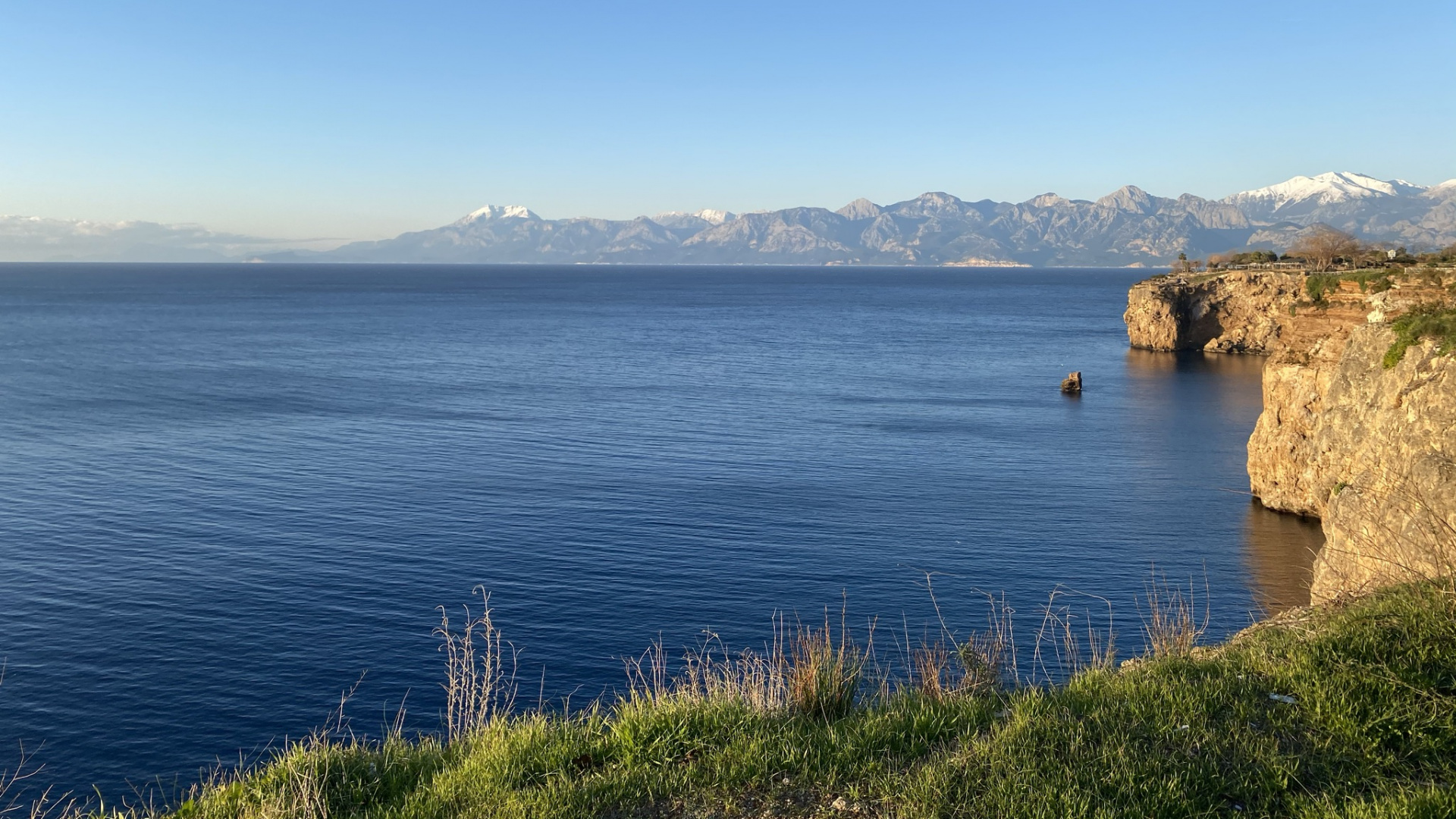 Обои музей анталии, вода, растение, гора, лазурный в разрешении 1920x1080