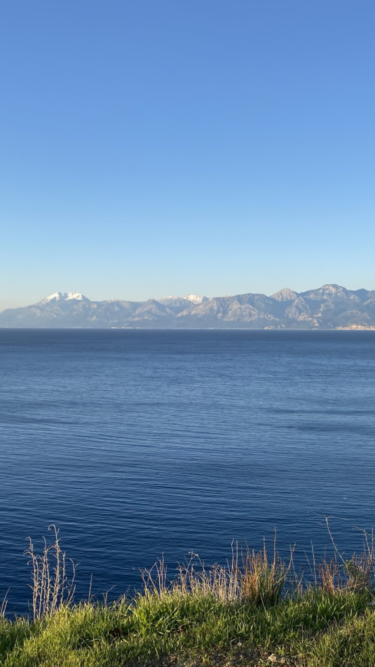 Обои музей анталии, вода, растение, гора, лазурный в разрешении 750x1334