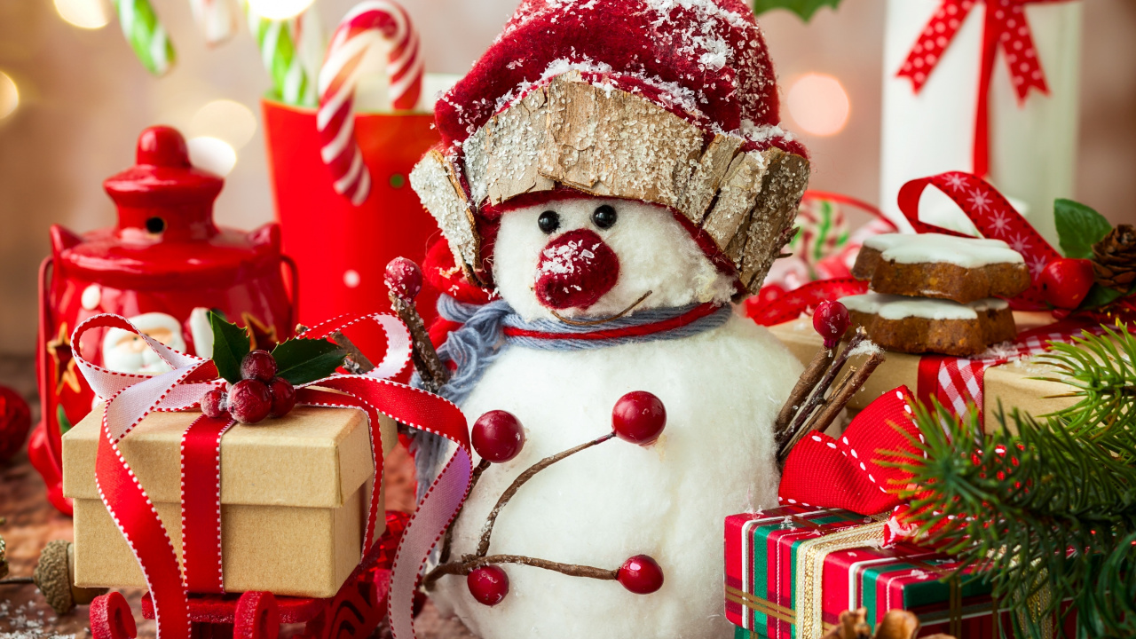 Обои Рождественский день, Рождественские украшения, елка, рождественский орнамент, Санта-Клаус в разрешении 1280x720