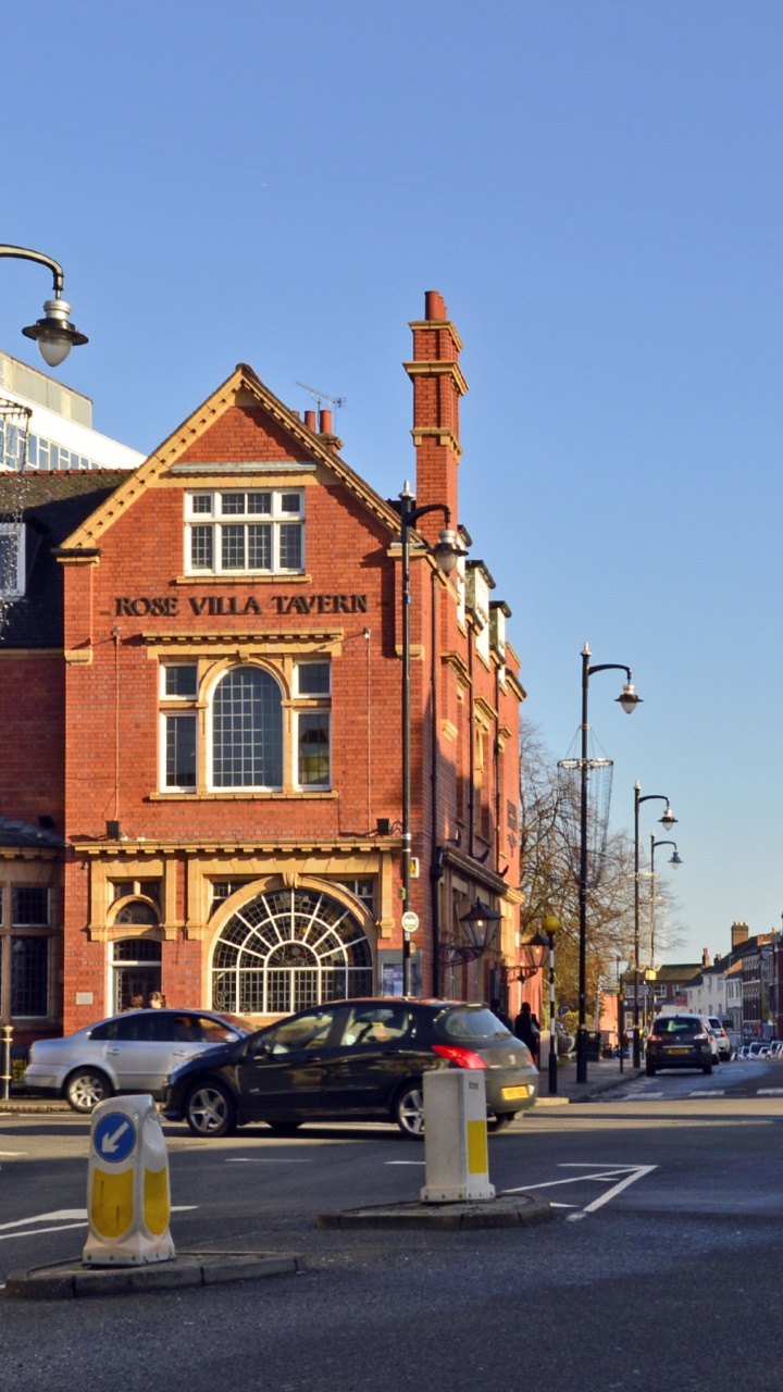 Обои ювелирные изделия, городок, город, ориентир, улица в разрешении 720x1280