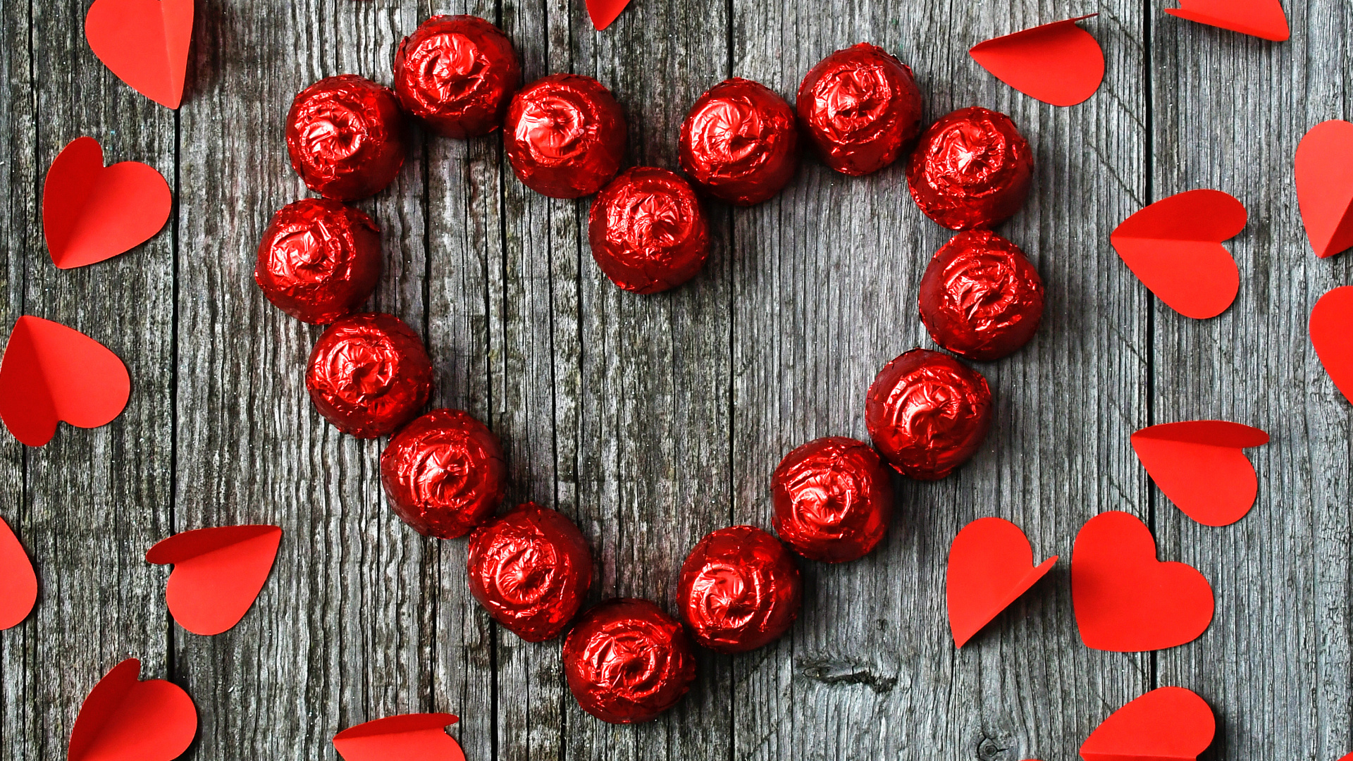 Обои сердце, День Святого Валентина, красный цвет, любовь, растение в разрешении 1920x1080