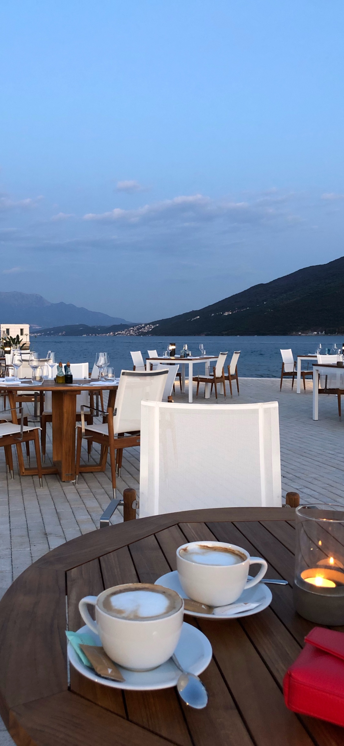 Обои прибежище, пентхаус, крыша, serveware, посуда в разрешении 1125x2436