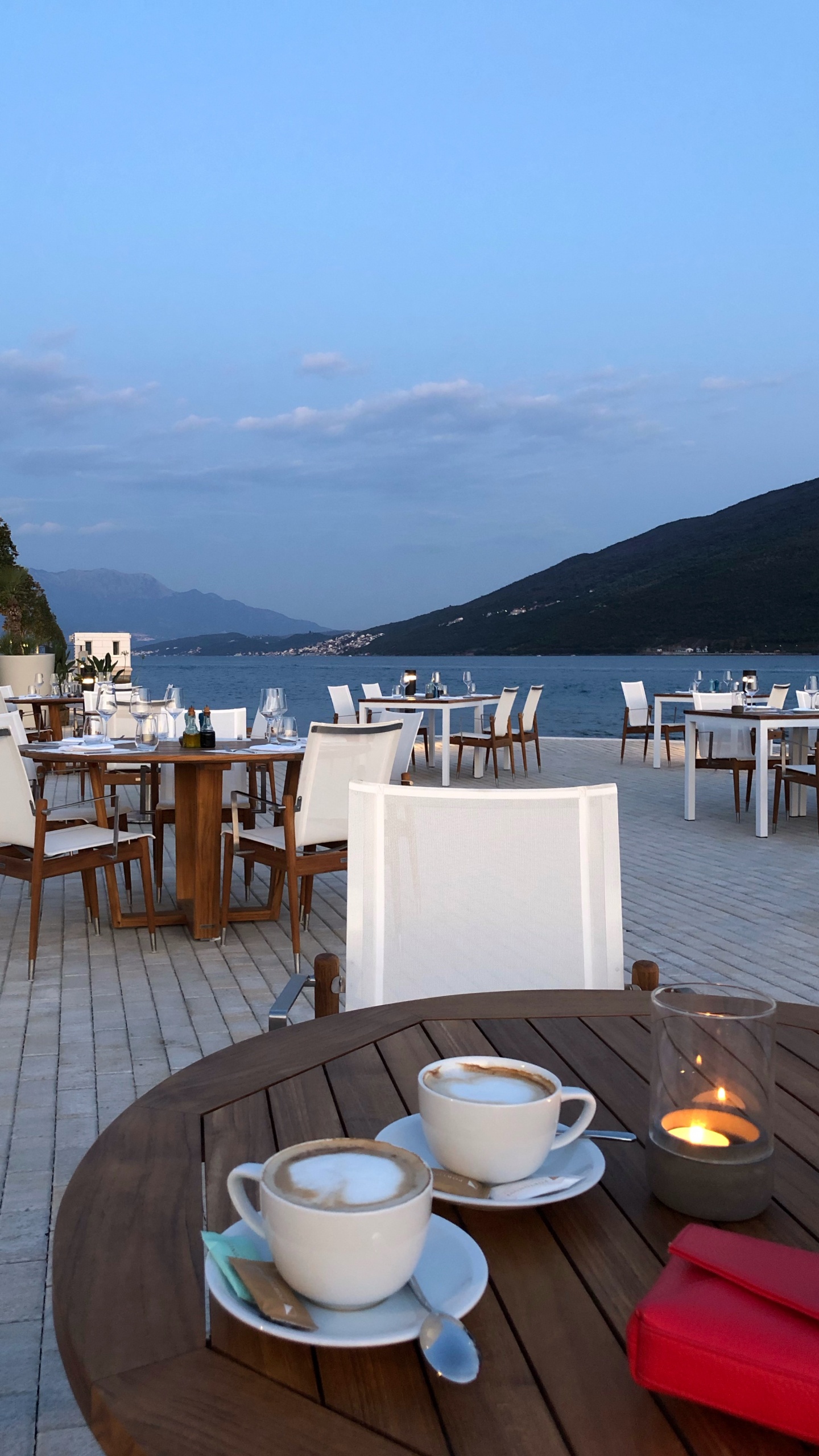 Обои прибежище, пентхаус, крыша, serveware, посуда в разрешении 1440x2560