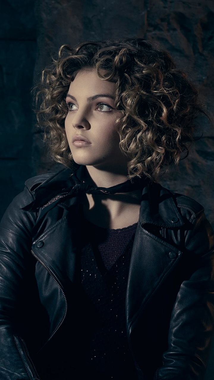Обои Camren Bicondova, Готэма, Селина Кайл, женщина кошка, Бэтмен в разрешении 720x1280