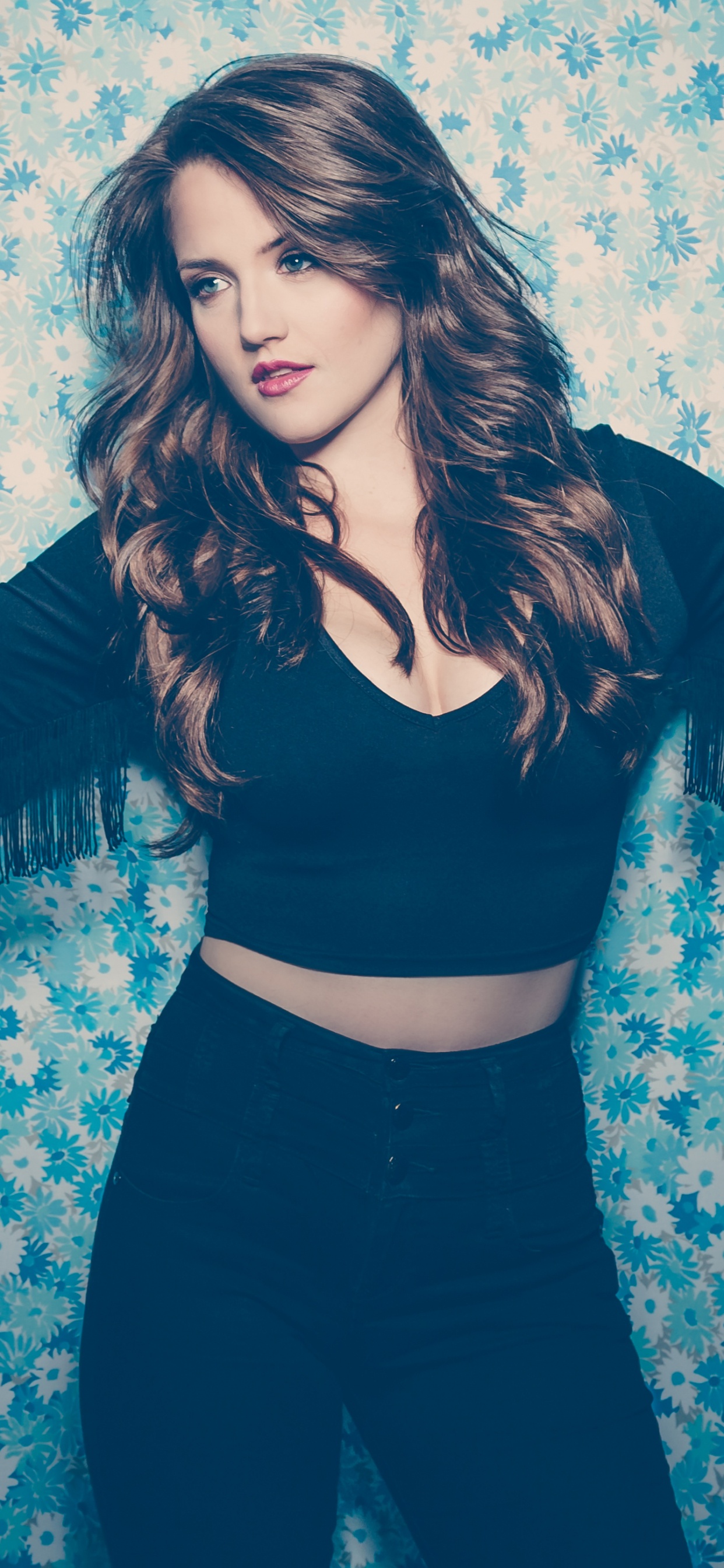 Обои синий, одежда, бирюза, красота, рука в разрешении 1242x2688