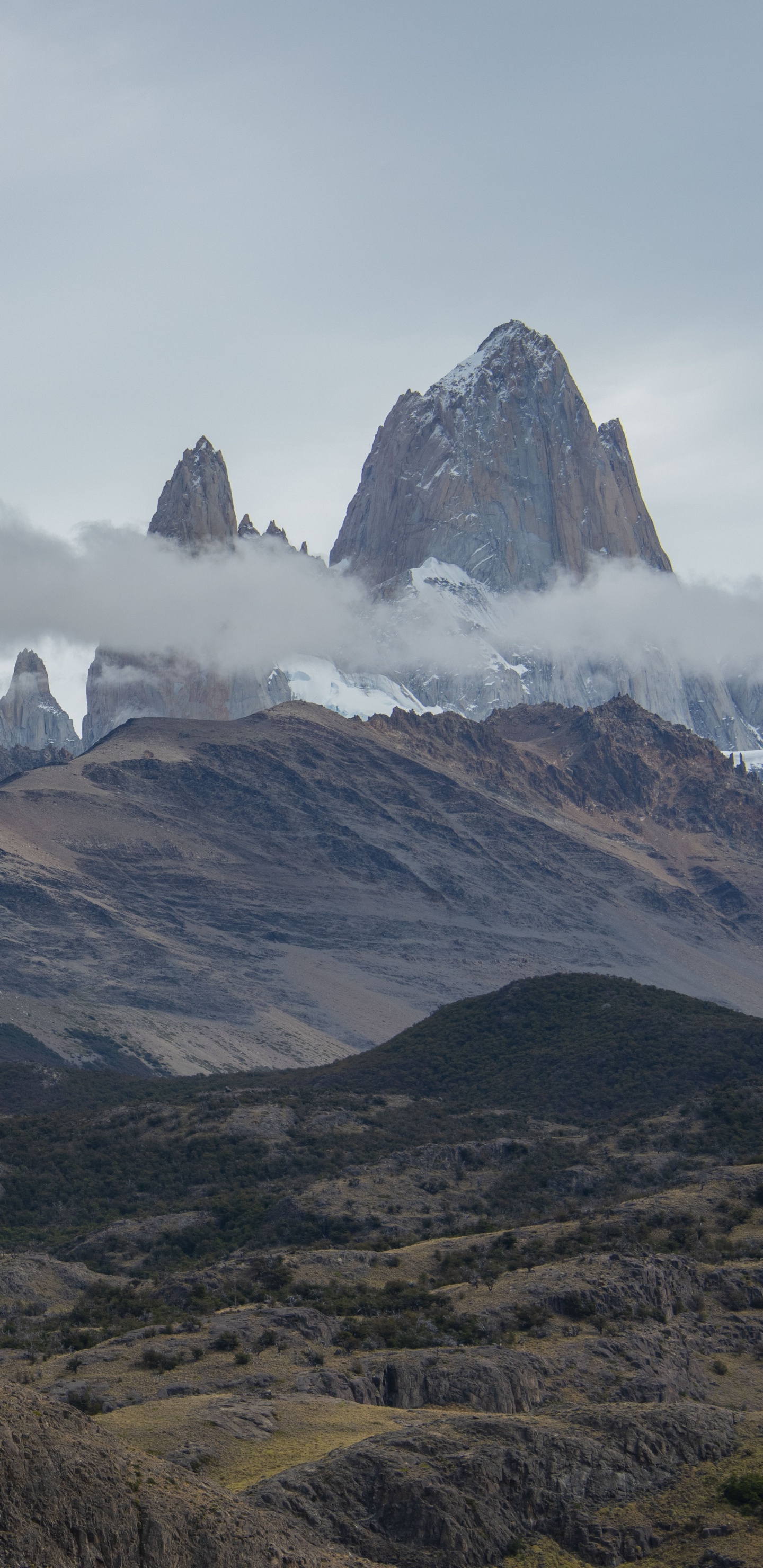 Обои горный хребет, массив, небо, Серро Торре, саммит в разрешении 1440x2960