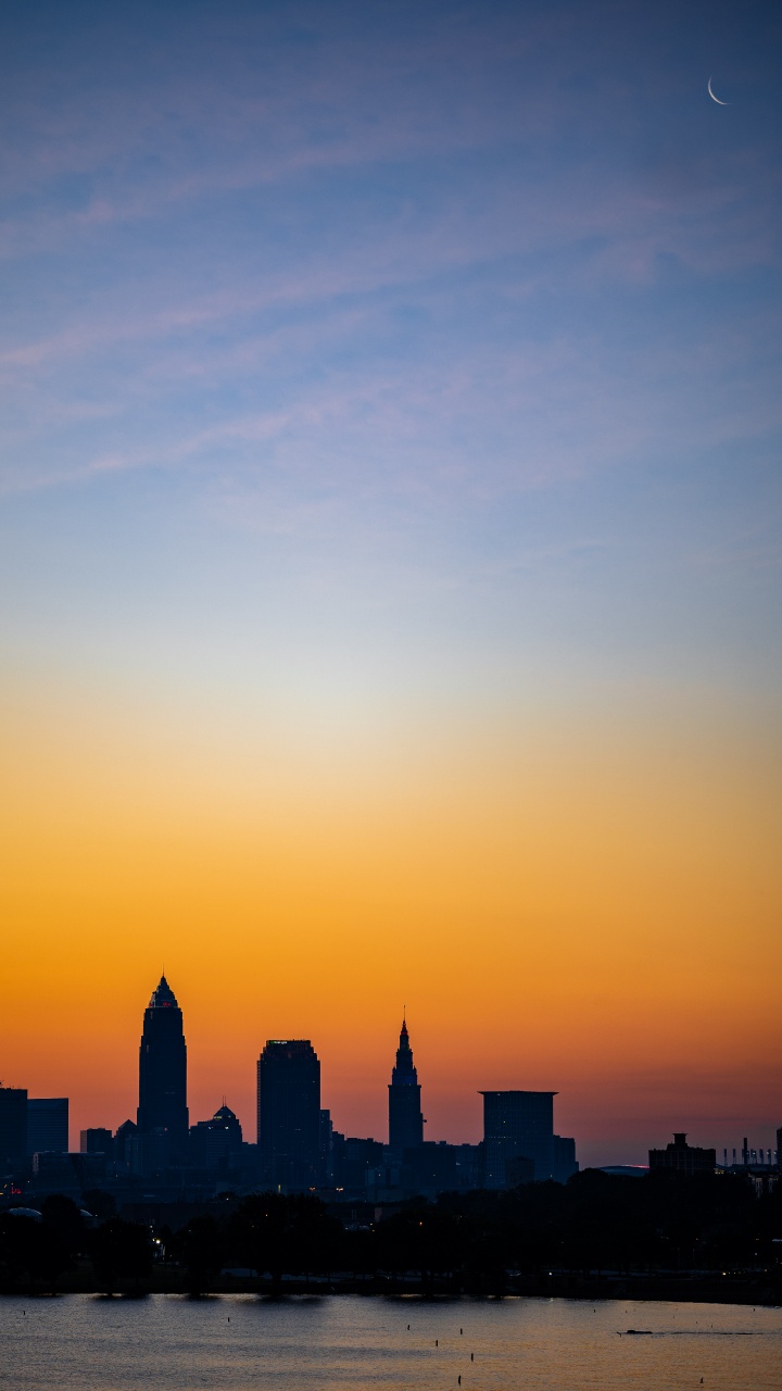 Обои небо, городской пейзаж, вечер, дневное время, море в разрешении 720x1280