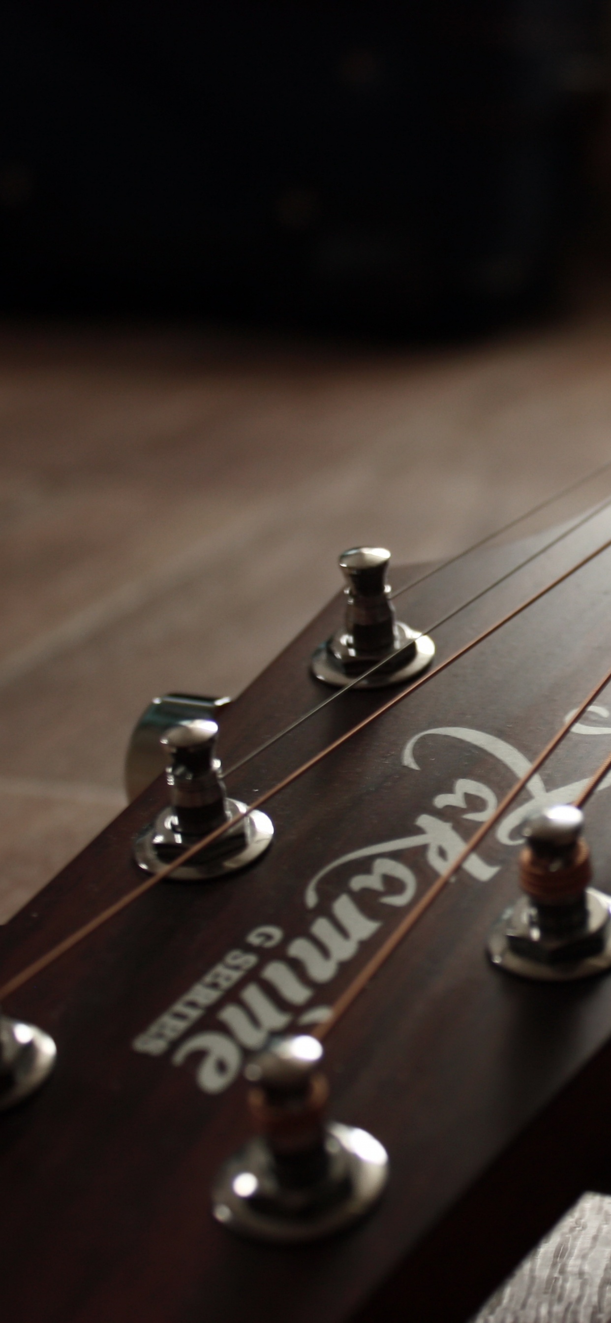 Обои гитара, струнный инструмент, музыкальный инструмент, щипковые струнные инструменты, электрогитара в разрешении 1242x2688